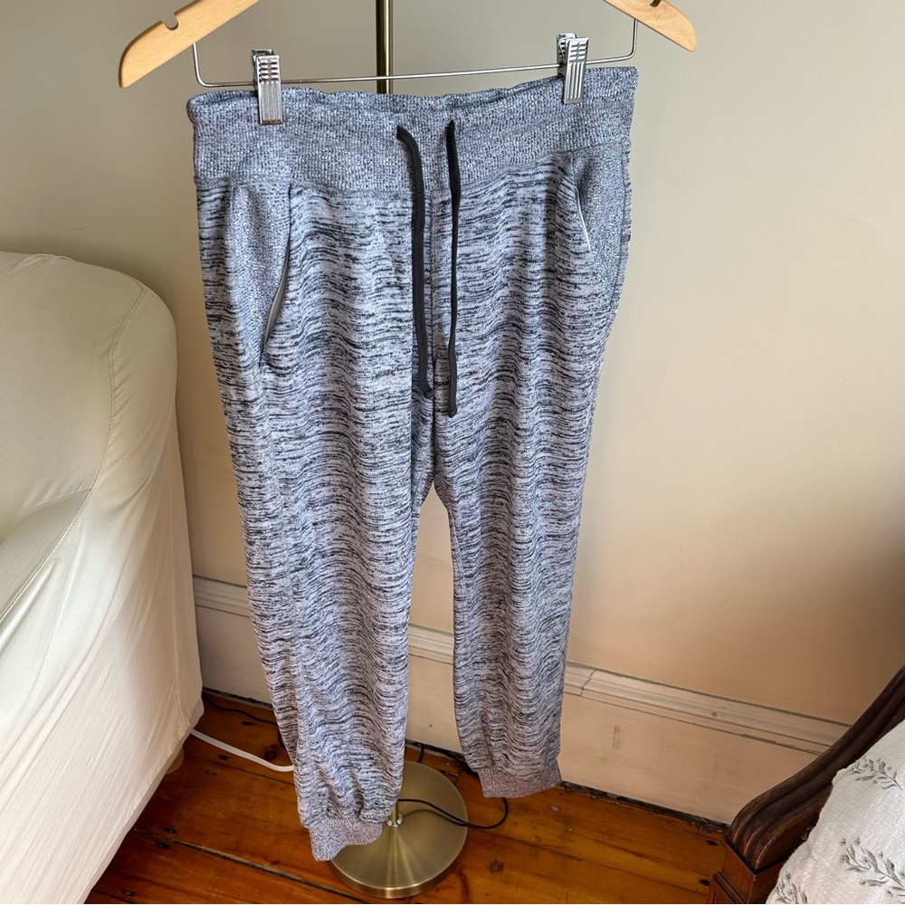 ATHLETA Cropped Joggers